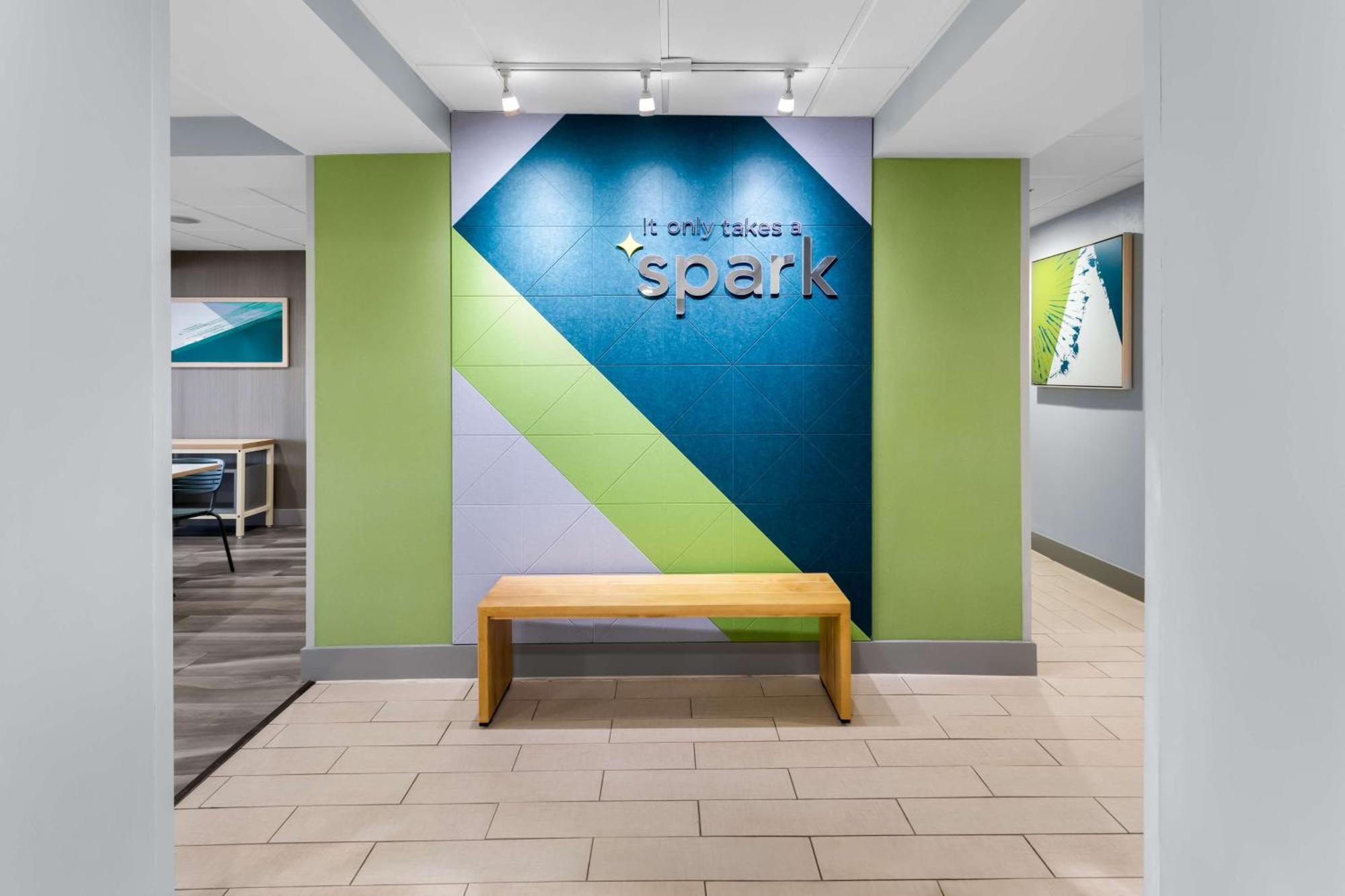 Spark By Hilton Calhoun Bagian luar foto