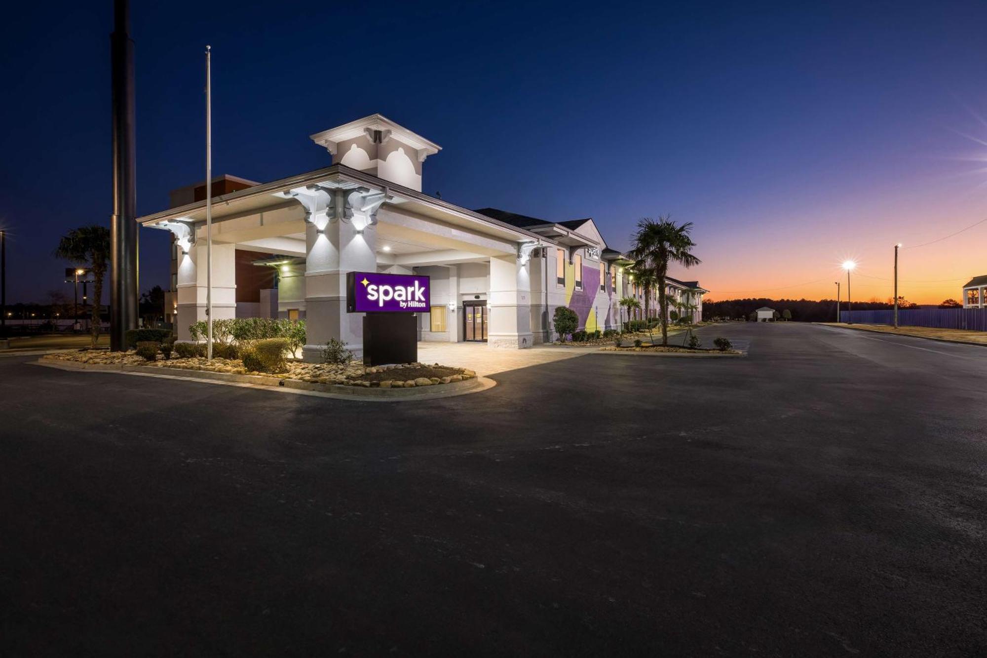 Spark By Hilton Calhoun Bagian luar foto