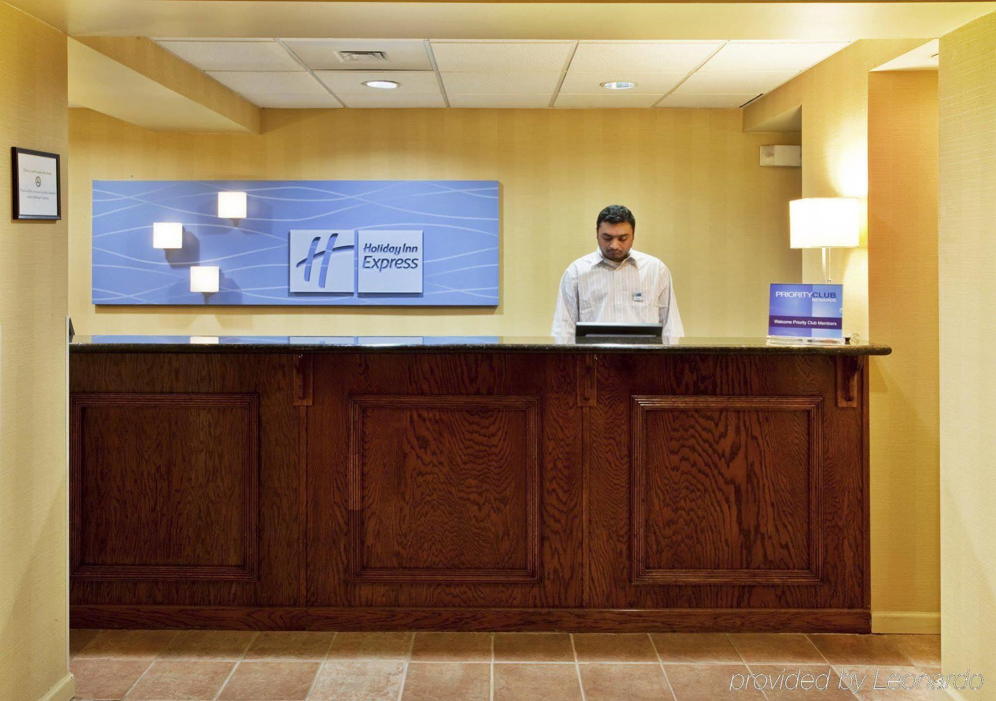 Spark By Hilton Calhoun Bagian luar foto